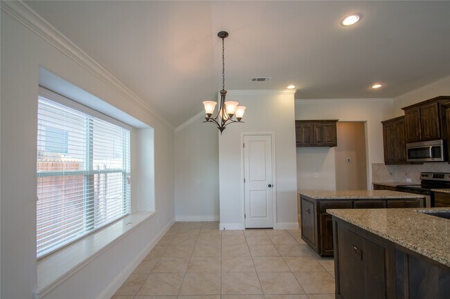 Building Photo - 733 Poncho Ln