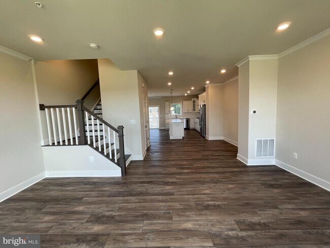 Building Photo - 313 Salinger Pl