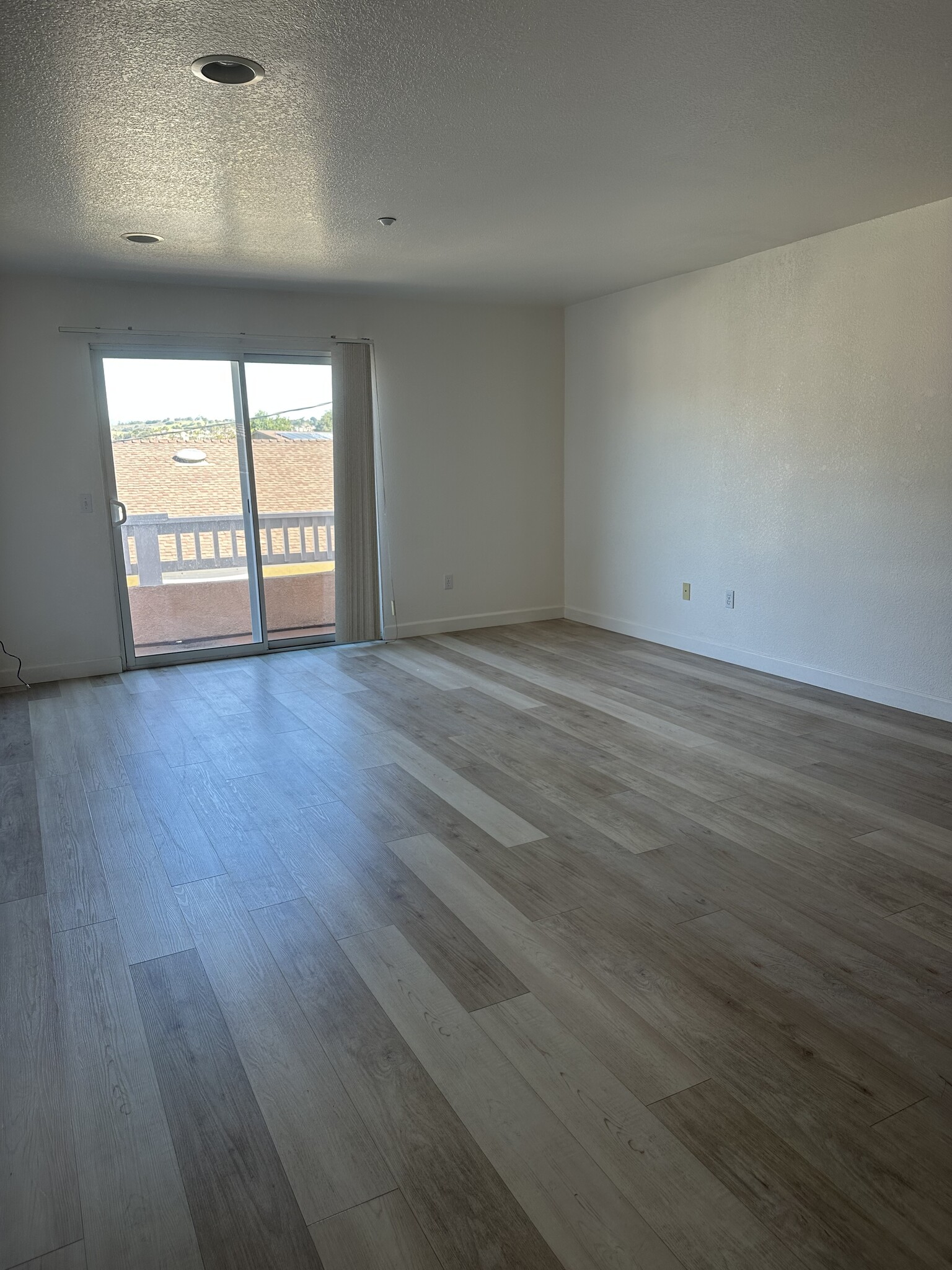 Building Photo - 896 Front St