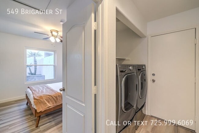 Building Photo - 549 Brigadier St