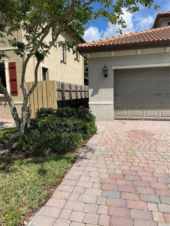 Primary Photo - 11841 SW 235th St