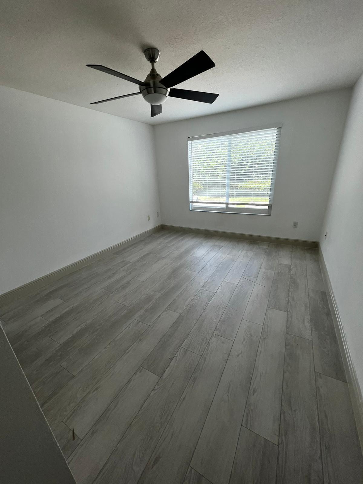 Building Photo - 1011 Villa Ln