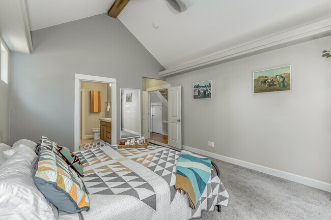 MAIN HOUSE - MASTER ON MAIN FLOOR - 421 5th Ave