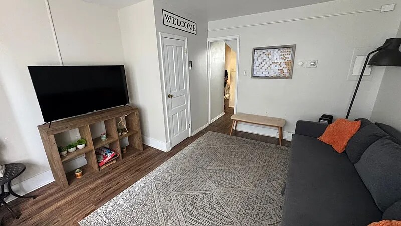 Building Photo - 135 S Ocean Ave