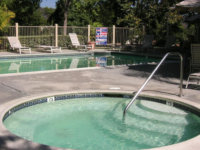 Building Photo - Cute and Cozy 2Br/2Ba Dual Master Condo in Terra Vista II