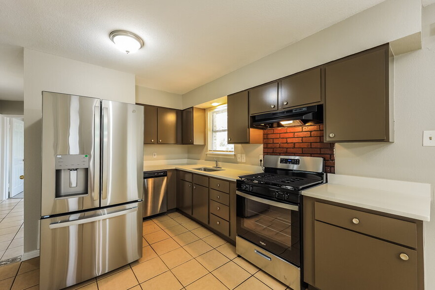 Building Photo - 4301 Shiloh Dr