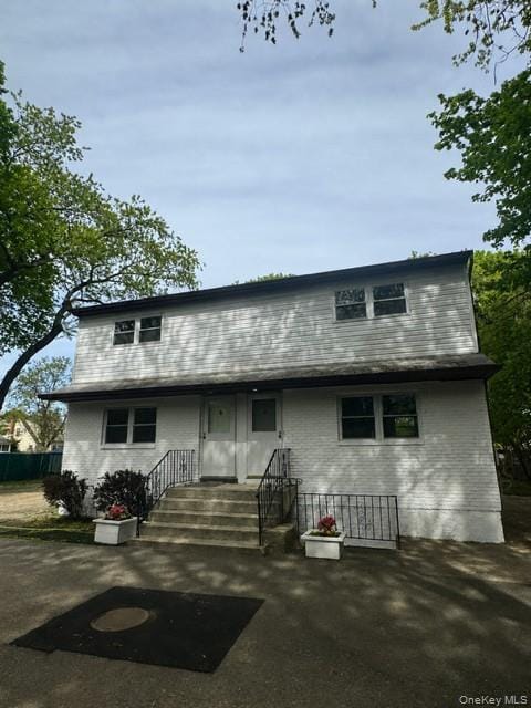 Building Photo - 408 7th St