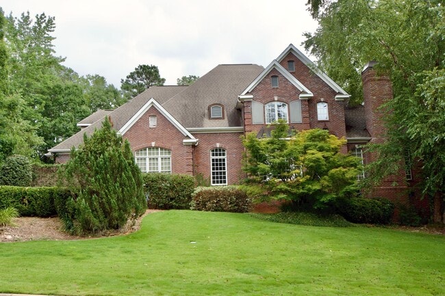 Primary Photo - Executive Golf Course Rental in Moores Mil...