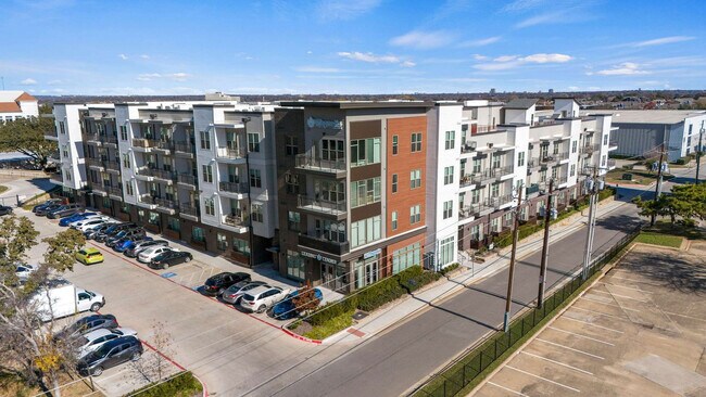 Building Photo - 13701 Montfort Dr