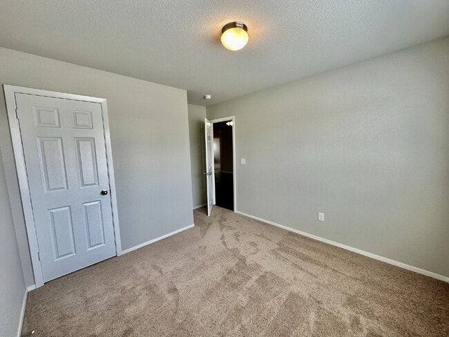 Building Photo - 1600 Scotland Dr