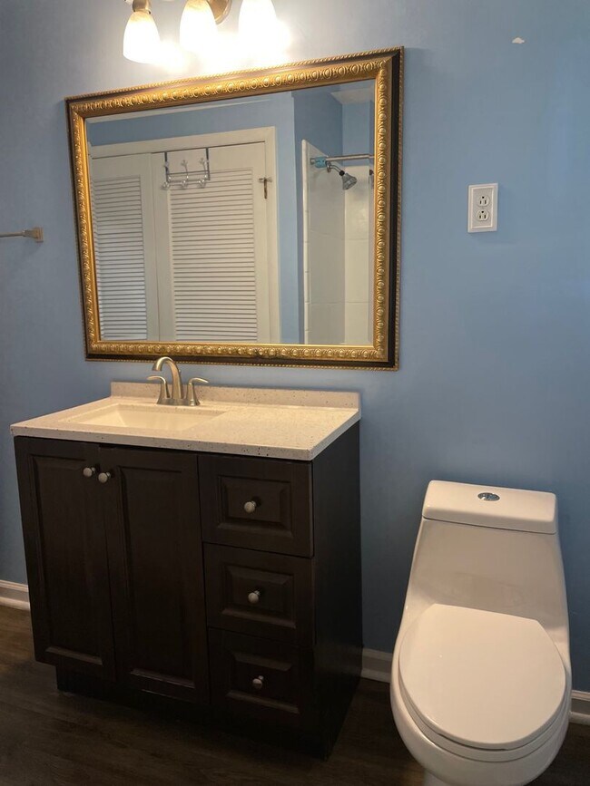 Building Photo - BEAUTIFUL 3 BED, 1.5 BATH BRICK HOME LOCAT...
