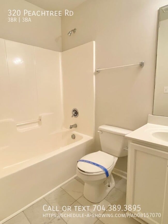 Building Photo - 320 Peachtree Rd