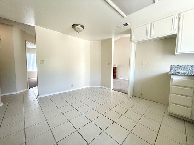 Building Photo - 1008 Bridle Path Way