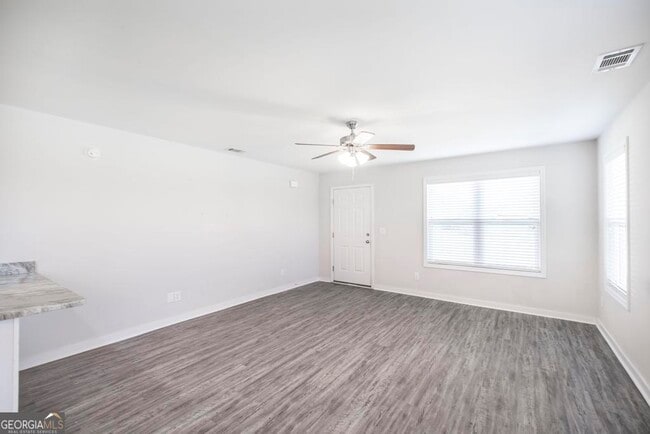 Building Photo - 101 Shasta Dr