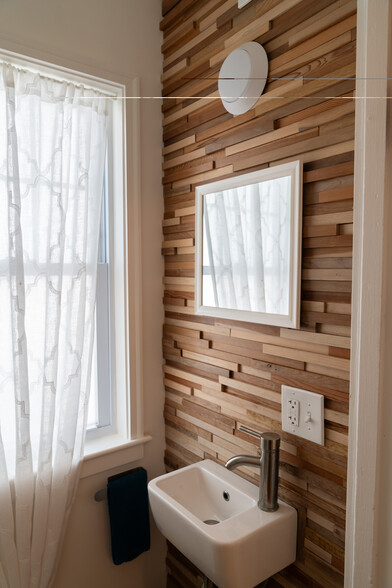 1/2 Bath Wood Wall - 9 Tyler St