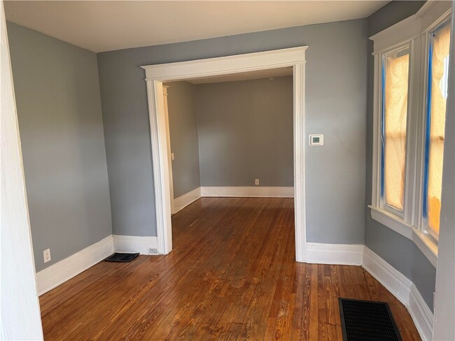 Building Photo - 161 S Union St