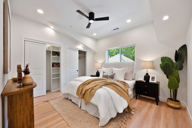 Building Photo - 2009 Chinatown Alley