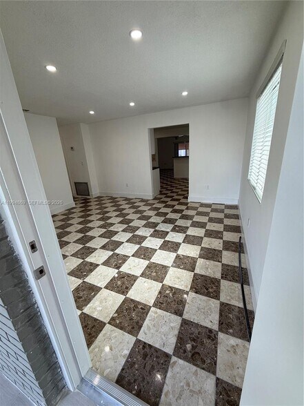 Building Photo - 7314 SW 22nd St