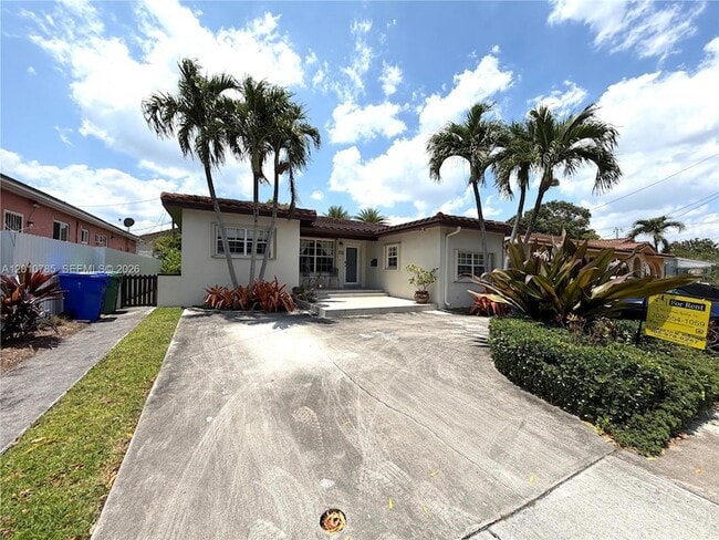Building Photo - 1840 SW 29th Ave