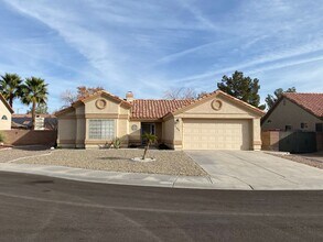 Building Photo - Beautiful 3 bed/2 bath home located near North Las Vegas