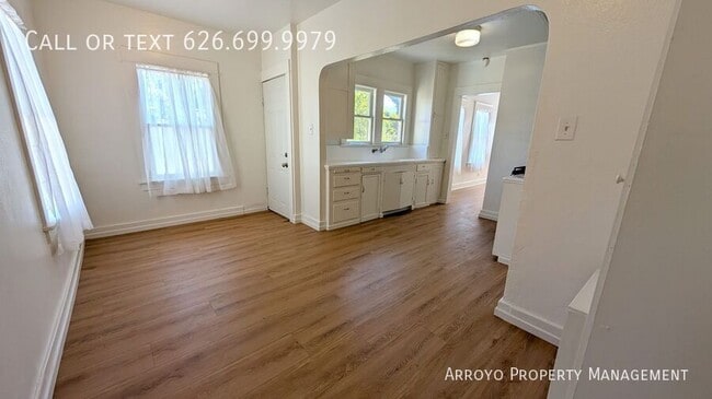 Building Photo - 157 Norumbega Dr