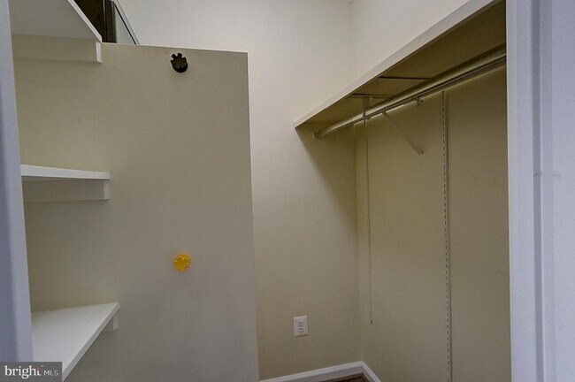 Building Photo - 5225 Pooks Hill Rd