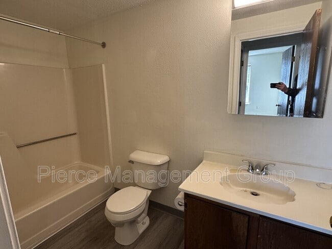 Building Photo - 20 Wolf Rd