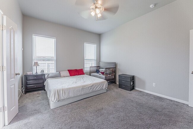 Building Photo - 810 Earp Dr