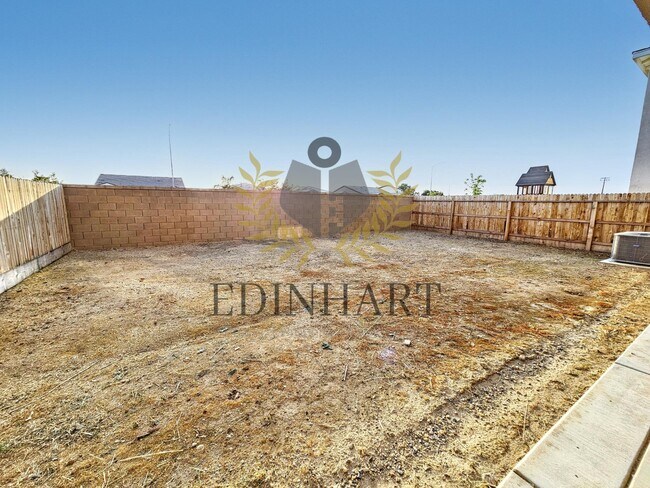 Building Photo - 3230 Frontera Ave