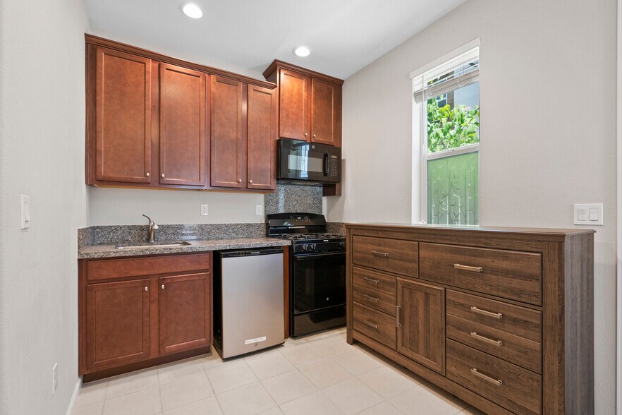 Building Photo - 2736 Cannara Ln