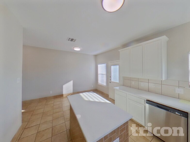 Building Photo - 521 Sandy Ln