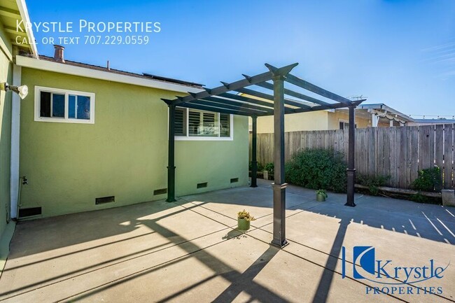 Building Photo - Gorgeous American Canyon Home w/Solar Pane...