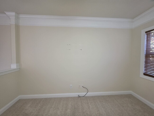 Building Photo - Spacious 4-Bedroom Home for Rent in Kings ...