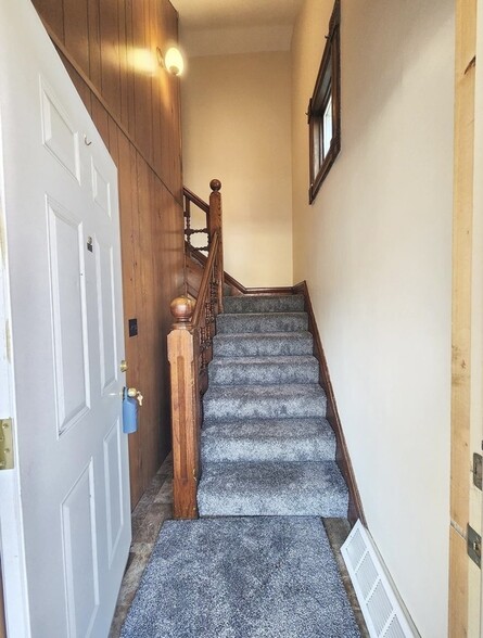 Building Photo - 455 N Terrace St