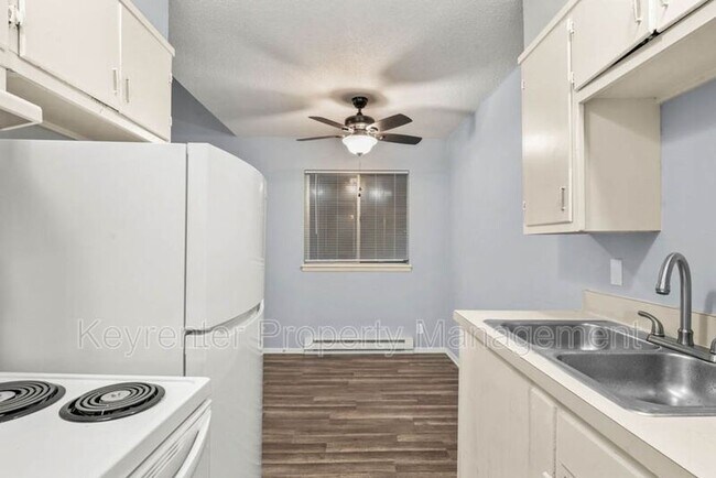 Primary Photo - 5905 S Lee Ave