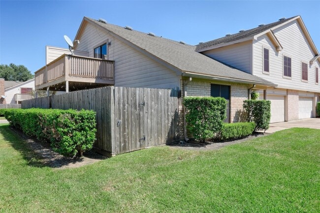 Building Photo - 7720 Theissetta Dr