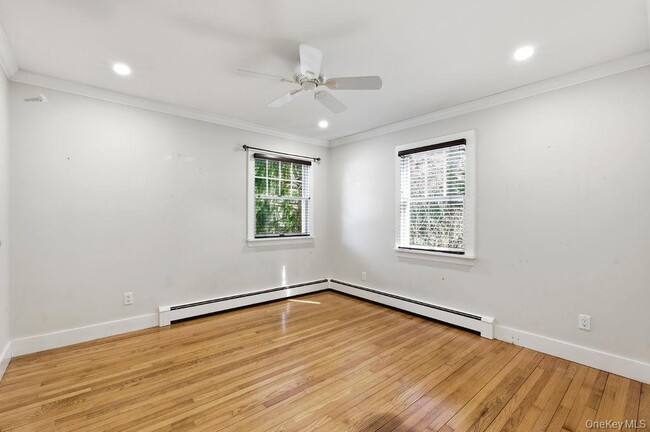 Building Photo - 19 Howell Pl