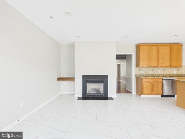 Building Photo - 4587 Whittemore Pl