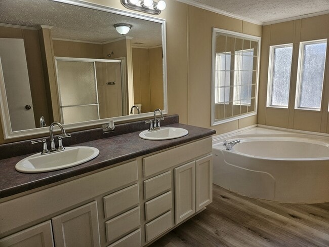 Building Photo - 4058 Nursery Rd