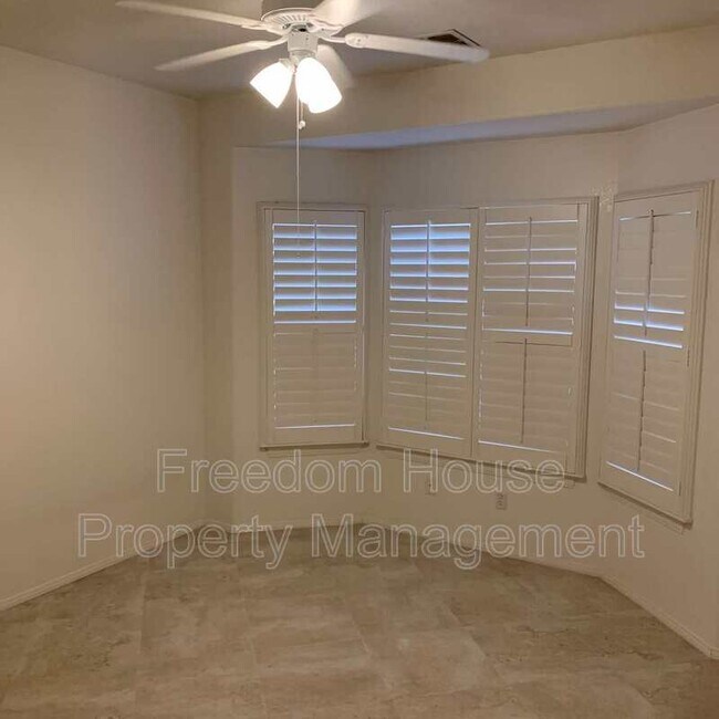 Building Photo - 3260 Helicopter Ave