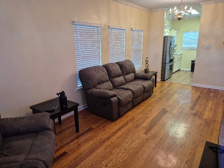 Building Photo - 152 S Foster Dr