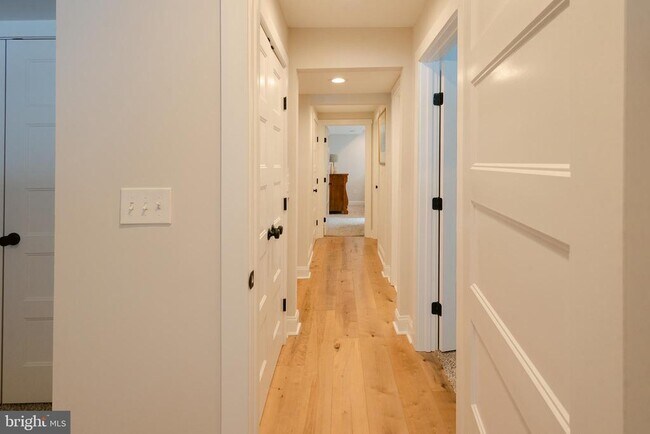 Building Photo - 13230 Falls Rd