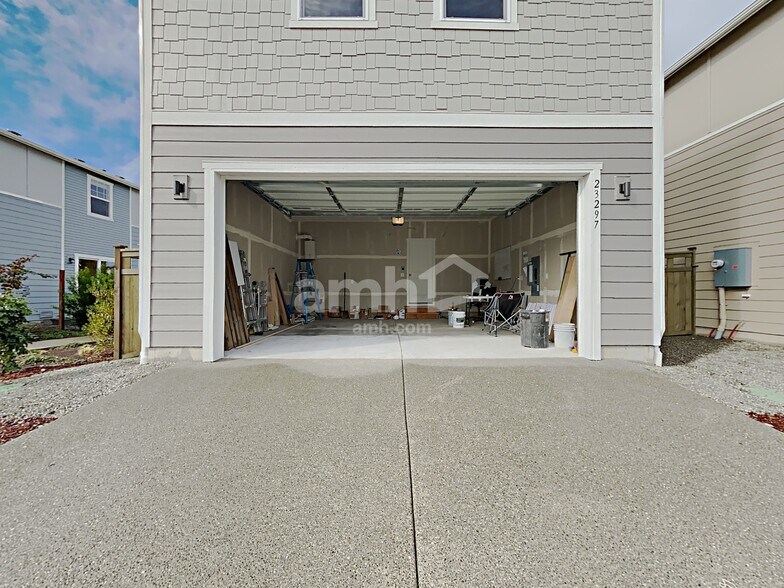 Building Photo - 23297 SE Dogwood St