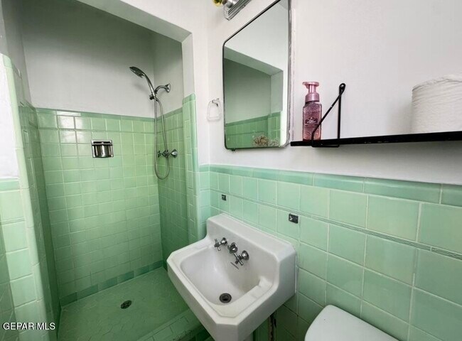 Building Photo - 1331 Cincinnati Ave