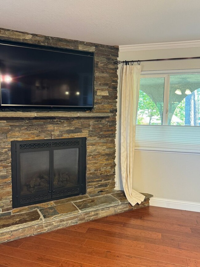 Building Photo - Lake View Retreat in Lake of the Pines – 3...