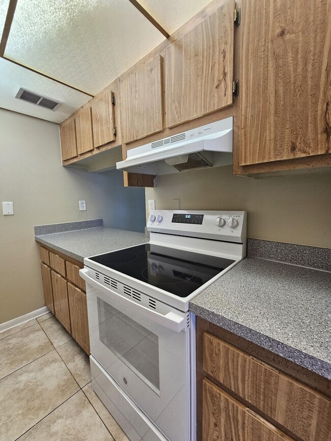 Building Photo - 1750 N Congress Ave