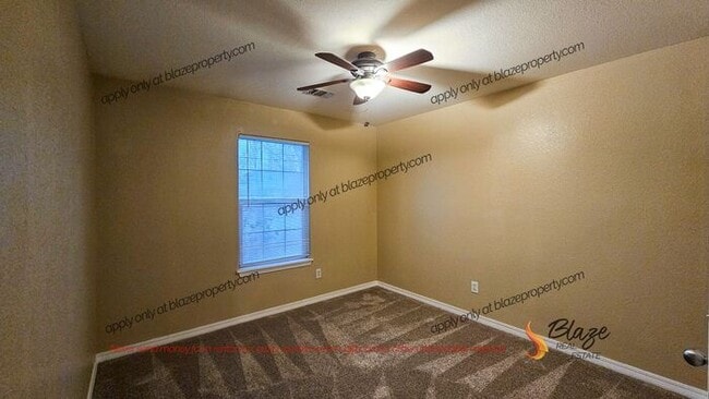 Building Photo - 3/2 Tradewinds Brick Home