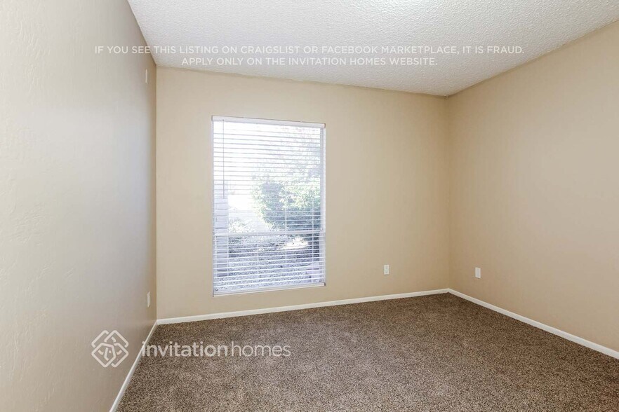 Building Photo - 9617 N 52nd Dr