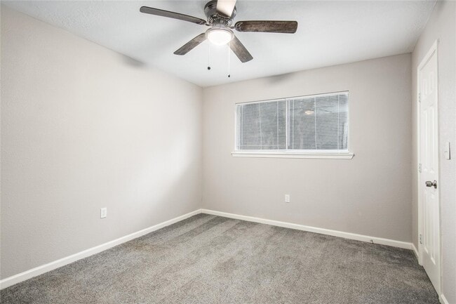 Building Photo - 1702 Athens Dr