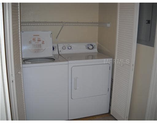 Building Photo - Beautiful resort style 2 bedroom 2 bath co...